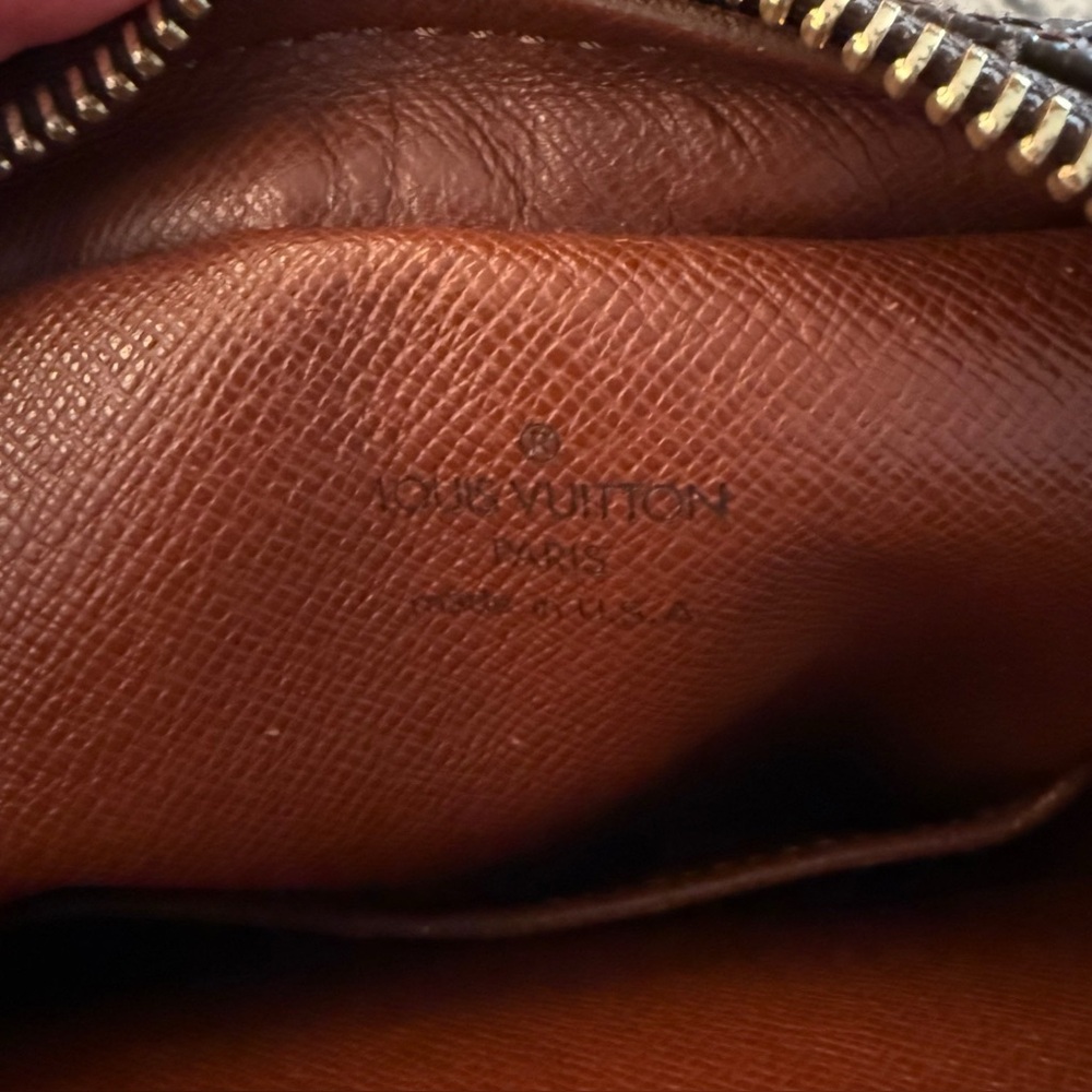 Louis Vuitton Monogram Danube 21 - Picture 8 of 15